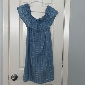 Very cute off the shoulder dress! Never worn!